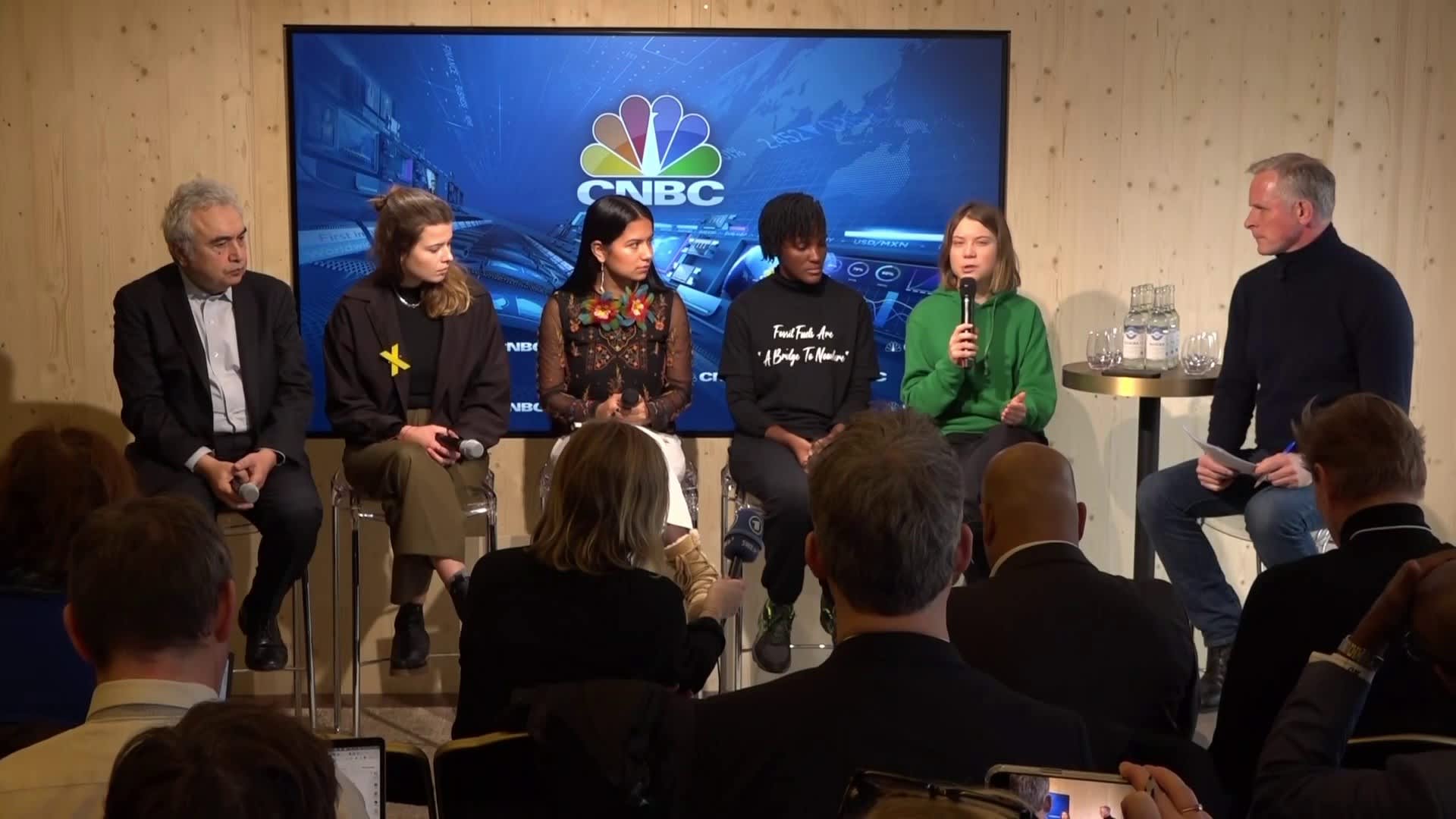 Climate activists Greta Thunberg and Vanessa Nakate share their message to Davos delegates